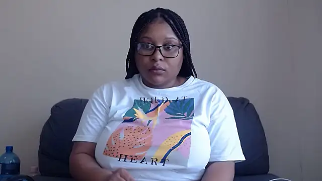 xxZoeyx online show from December 2025 04:50:01 AM