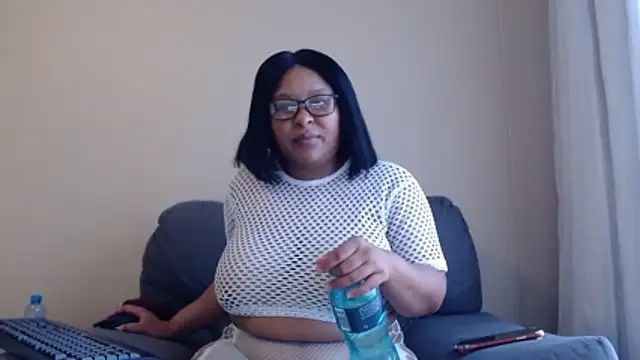 xxZoeyx online show from January 2026 04:16:01 AM