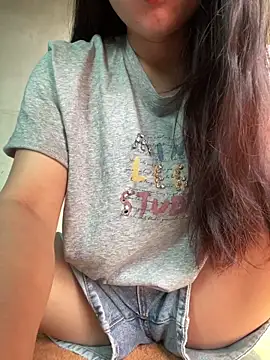 Snapshot of Gina-li chatting on April 2026 01:06:02 AM Gina-li online show from April 2026 01:06:02 AM