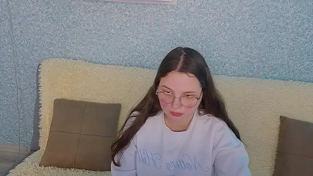 SofiDreamm online show from April 2026 02:14:01 PM