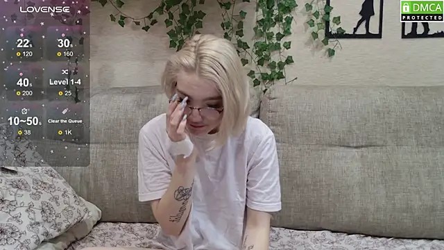 Girl Meow18 online show from June 2026 12:54:02 AM