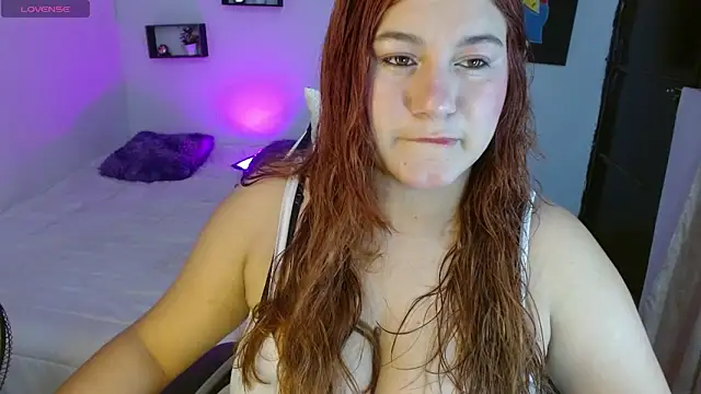 Snapshot of _Lucianaa_1 chatting on April 2026 04:07:02 AM Lucianaa 1 online show from April 2026 04:07:02 AM