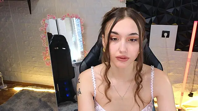 Snapshot of belle_cute chatting on April 2026 01:58:01 AM belle cute online show from April 2026 01:58:01 AM