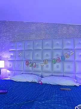 Snapshot of ZoeBlanc chatting on April 2026 11:48:01 AM ZoeBlanc online show from April 2026 11:48:01 AM