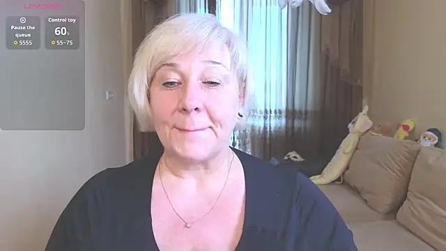 Snapshot of Milane_Milky chatting on April 2026 04:48:01 AM Milane Milky online show from April 2026 04:48:01 AM