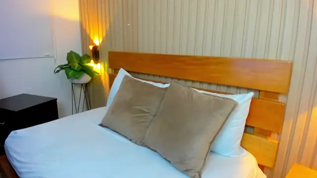 Snapshot of anahi_weeks chatting on April 2026 07:32:01 PM anahi weeks online show from April 2026 07:32:01 PM