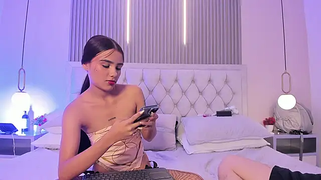 Snapshot of andy_may18 chatting on April 2026 01:33:02 PM andy may18 online show from April 2026 01:33:02 PM