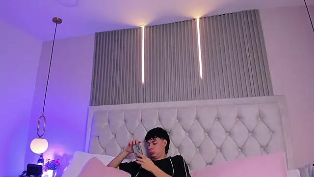 Snapshot of andy_may18 chatting on April 2026 01:38:02 PM andy may18 online show from April 2026 01:38:02 PM