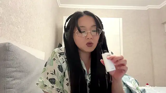 Feylinmay online show from April 2026 10:32:02 PM