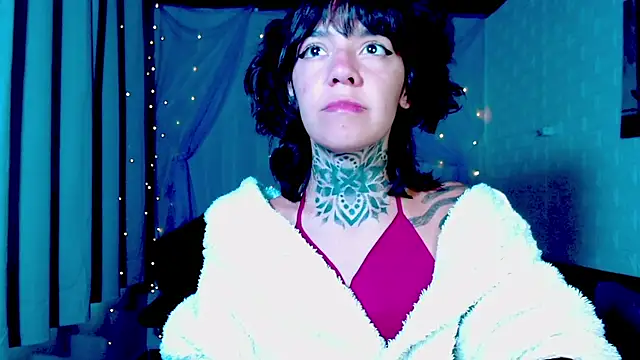 Snapshot of LannieGonzales chatting on April 2026 12:50:02 PM LannieGonzales online show from April 2026 12:50:02 PM