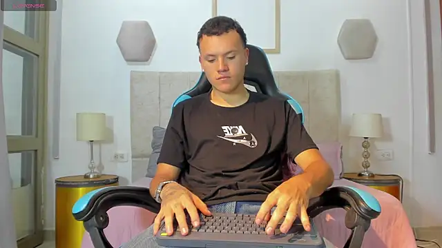 Snapshot of _blowsex_ chatting on April 2026 12:39:01 PM blowsex online show from April 2026 12:39:01 PM