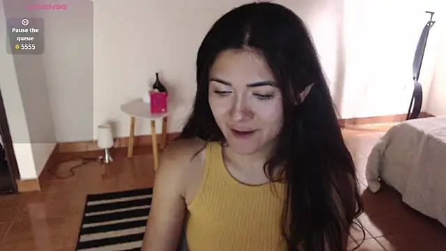 Snapshot of FreyaRouge chatting on April 2026 02:44:01 PM FreyaRouge online show from April 2026 02:44:01 PM