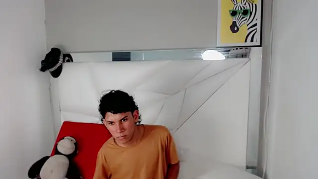 Taylorr junior  online show from April 2026 04:39:02 AM