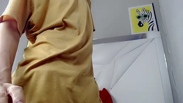 Taylorr junior  online show from April 2026 04:30:02 AM