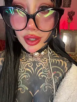 Snapshot of Musedreams chatting on April 2026 01:27:01 AM Musedreams online show from April 2026 01:27:01 AM