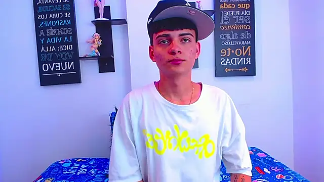 Snapshot of milo_hot_ chatting on April 2026 07:00:01 PM milo hot online show from April 2026 07:00:01 PM