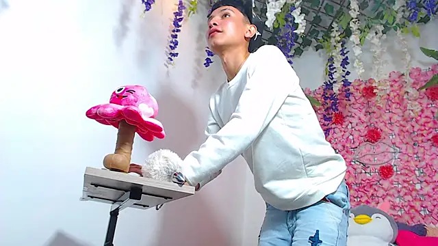 Snapshot of Thiagorincon22 chatting on April 2026 07:30:02 PM Thiagorincon22 online show from April 2026 07:30:02 PM