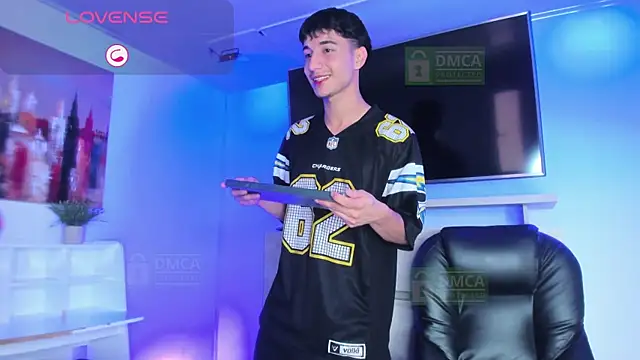 Snapshot of Taylor_Brooks chatting on April 2026 06:56:02 PM Taylor Brooks online show from April 2026 06:56:02 PM