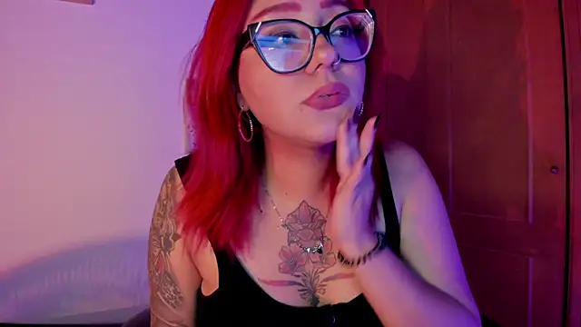 Snapshot of Violett_Sykes chatting on April 2026 05:30:01 AM Violett Sykes online show from April 2026 05:30:01 AM