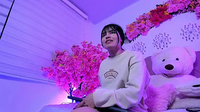 Snapshot of SamanthaVelvett_ chatting on April 2026 04:46:01 AM SamanthaVelvett online show from April 2026 04:46:01 AM