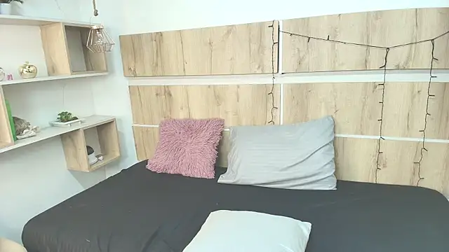 Snapshot of Selene__Luna chatting on April 2026 12:22:01 AM Selene Luna online show from April 2026 12:22:01 AM