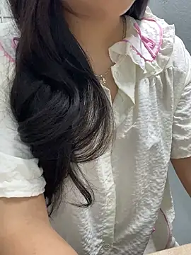 Rosecute11 online show from April 2026 02:57:01 PM