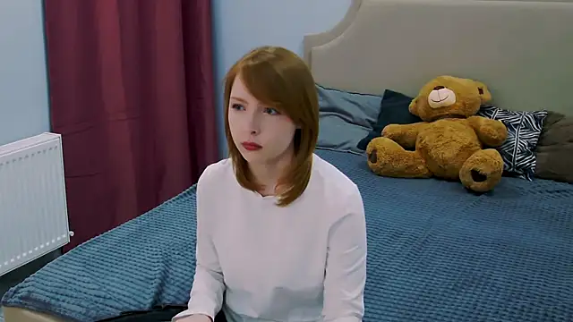 Snapshot of CherryCrushLove chatting on April 2026 06:02:02 AM CherryCrushLove online show from April 2026 06:02:02 AM