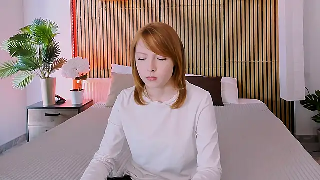 Snapshot of CherryCrushLove chatting on April 2026 07:45:01 AM CherryCrushLove online show from April 2026 07:45:01 AM