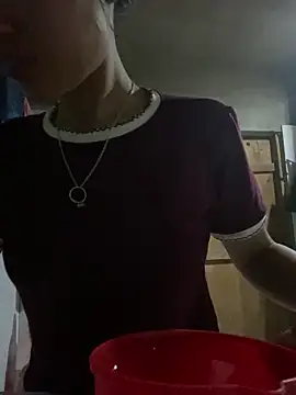 Snapshot of Elisa-a chatting on April 2026 11:04:01 PM Elisa-a online show from April 2026 11:04:01 PM