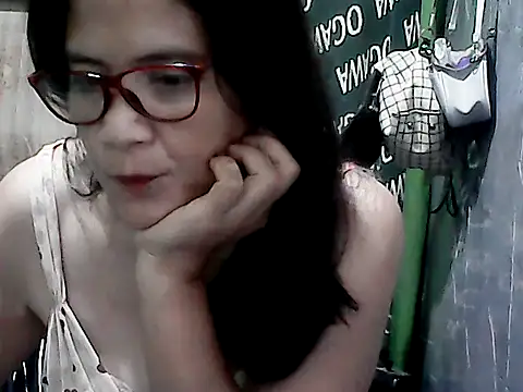 PinayZaira online show from April 2026 07:10:01 PM