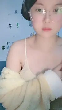 Snapshot of yehua001 chatting on April 2026 06:13:05 AM yehua001 online show from April 2026 06:13:05 AM