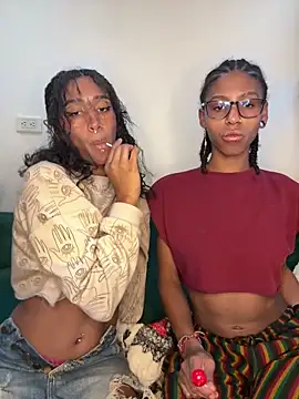 Snapshot of Sun_lynx_Love chatting on April 2026 09:20:01 PM Sun lynx Love online show from April 2026 09:20:01 PM