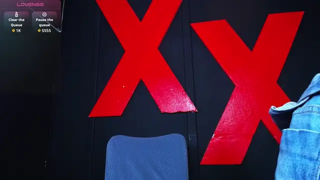 AlanFox1 online show from April 2026 01:27:02 PM