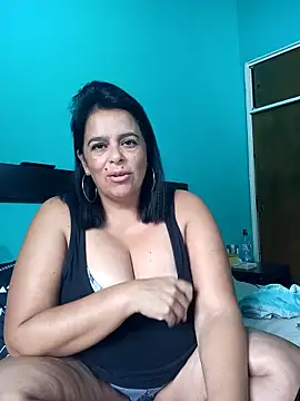 Snapshot of lucianamorocha chatting on April 2026 11:55:02 AM lucianamorocha online show from April 2026 11:55:02 AM