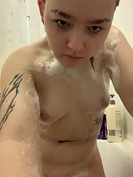 Snapshot of KimCarr chatting on April 2026 10:13:01 AM KimCarr online show from April 2026 10:13:01 AM