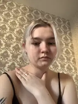 Snapshot of KimCarr chatting on April 2026 01:41:02 PM KimCarr online show from April 2026 01:41:02 PM