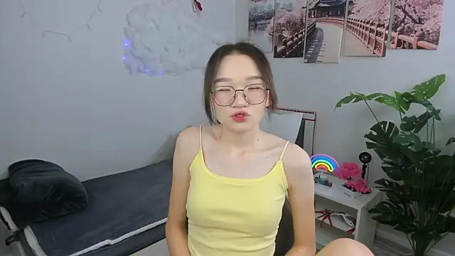 Snapshot of syuri_sun chatting on June 2026 03:26:02 PM syuri sun online show from June 2026 03:26:02 PM