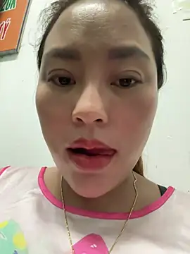 Snapshot of Lina-Naughty chatting on July 2026 04:10:01 PM Lina-Naughty online show from July 2026 04:10:01 PM