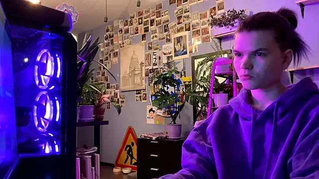 Snapshot of DarylLarrow chatting on April 2026 06:16:01 PM DarylLarrow online show from April 2026 06:16:01 PM