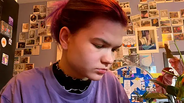 Snapshot of DarylLarrow chatting on April 2026 09:21:01 AM DarylLarrow online show from April 2026 09:21:01 AM