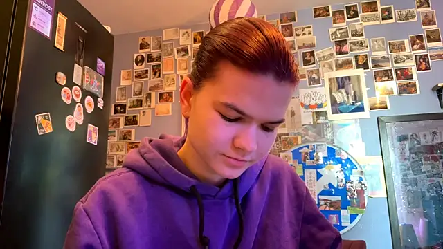 Snapshot of DarylLarrow chatting on April 2026 04:06:02 AM DarylLarrow online show from April 2026 04:06:02 AM