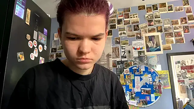 Snapshot of DarylLarrow chatting on April 2026 09:26:01 AM DarylLarrow online show from April 2026 09:26:01 AM