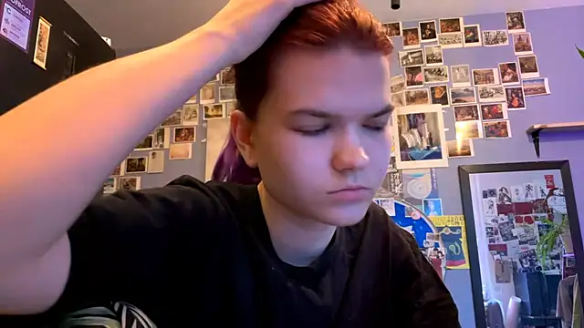 Snapshot of DarylLarrow chatting on April 2026 06:53:02 AM DarylLarrow online show from April 2026 06:53:02 AM