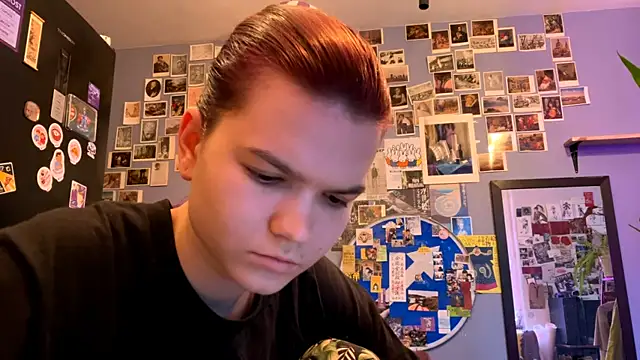 Snapshot of DarylLarrow chatting on April 2026 04:46:02 AM DarylLarrow online show from April 2026 04:46:02 AM