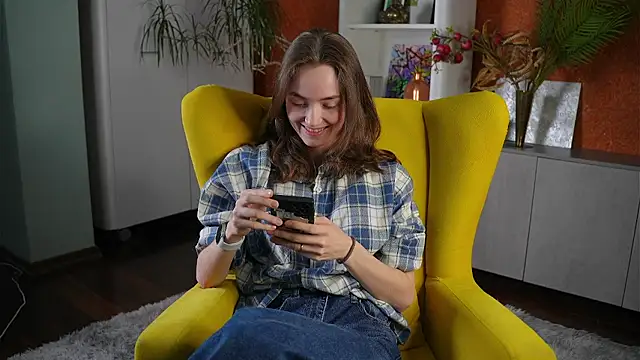 MoiraGleitz online show from April 2026 11:47:01 AM