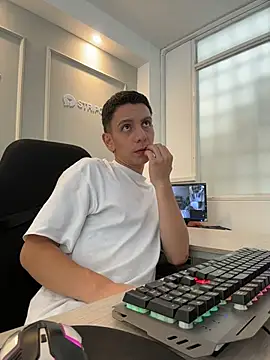 Snapshot of Liam_Fiire chatting on April 2026 04:15:02 PM Liam Fiire online show from April 2026 04:15:02 PM