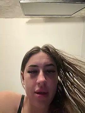 Chloewhiteex online show from April 2026 11:42:01 PM