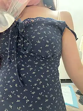 Xiaoyunduo1 online show from April 2026 04:23:01 PM