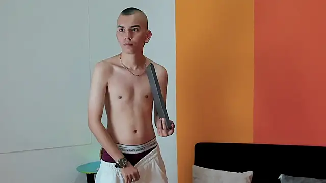 Snapshot of Rowan_Cley chatting on April 2026 12:05:02 PM Rowan Cley online show from April 2026 12:05:02 PM