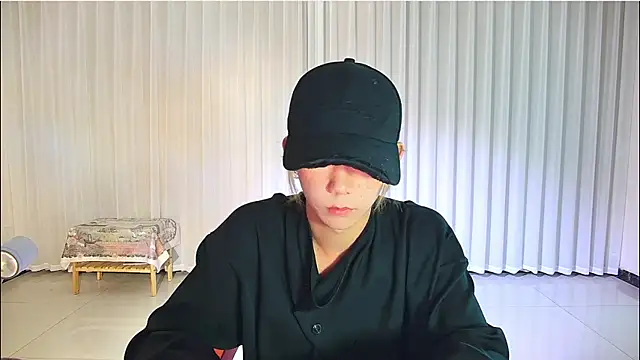 Snapshot of wumei-001 chatting on April 2026 06:19:01 AM wumei-001 online show from April 2026 06:19:01 AM